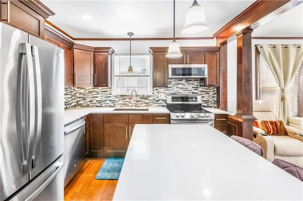 651 653 Pleasant Valley Parkway Providence RI 02908