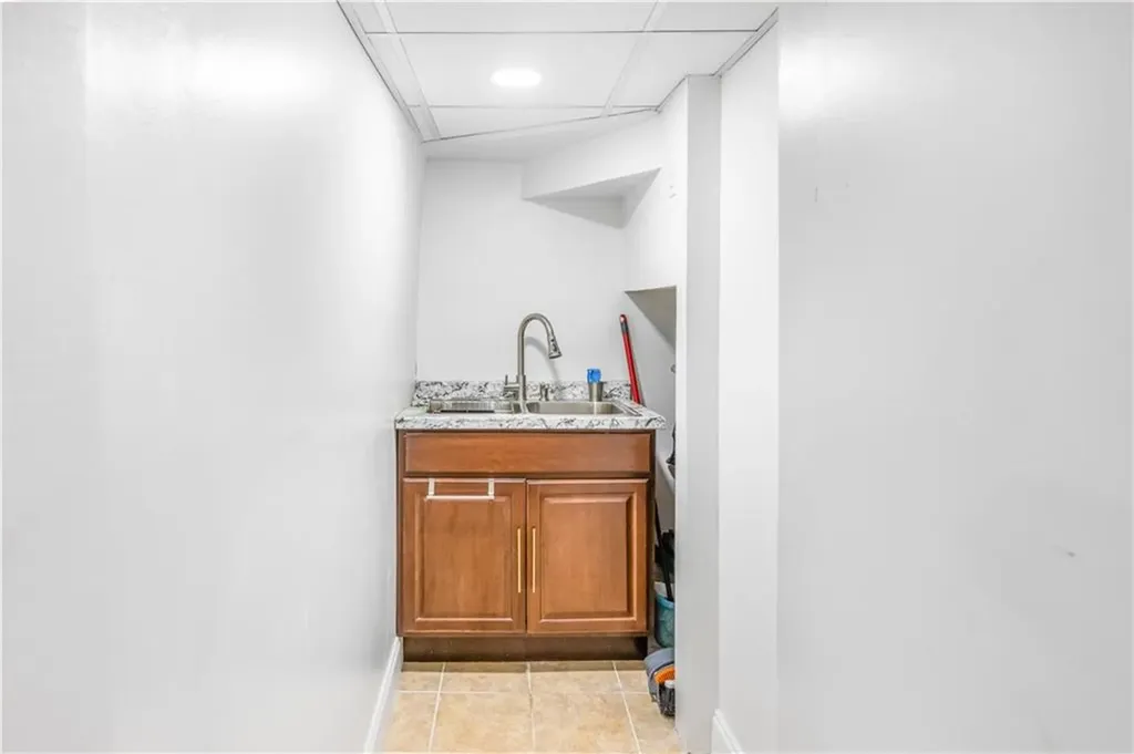 651 653 Pleasant Valley Parkway Providence RI 02908