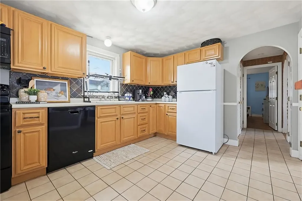 70 East Street West Warwick RI 02893