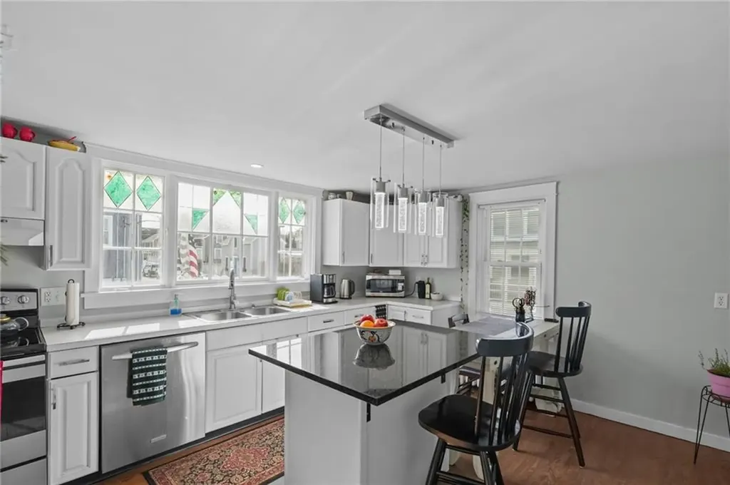 32 Houston Avenue Newport RI 02840