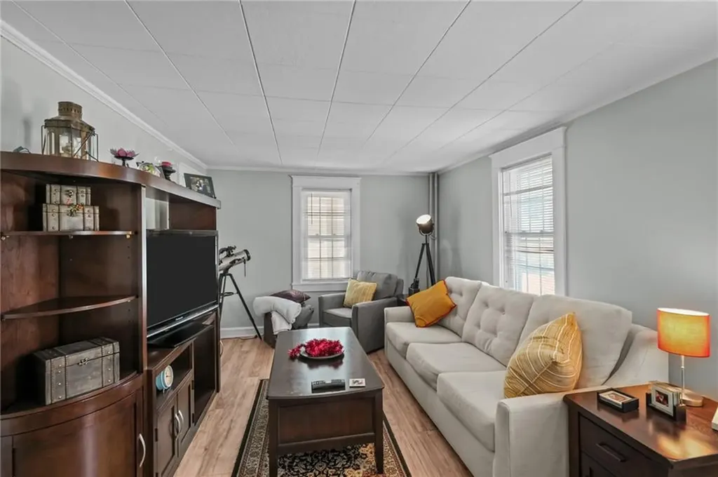 32 Houston Avenue Newport RI 02840