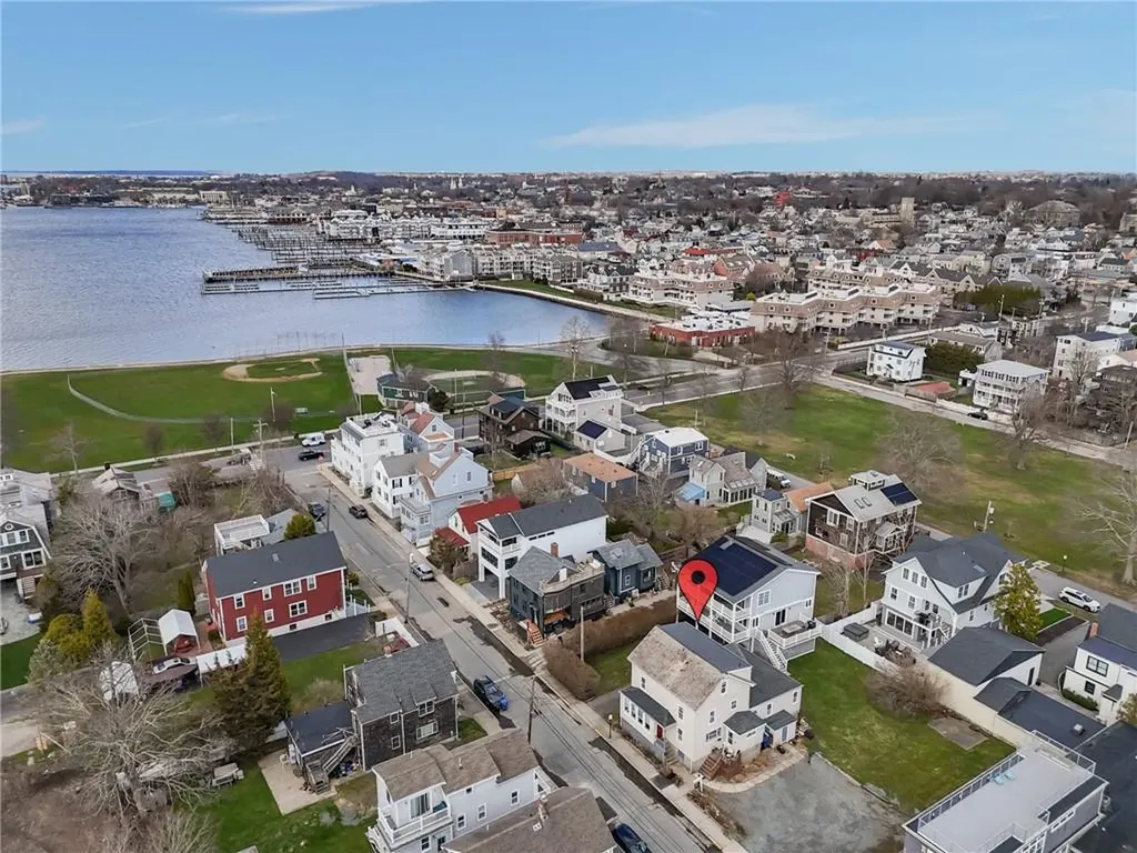 32 Houston Avenue Newport RI 02840