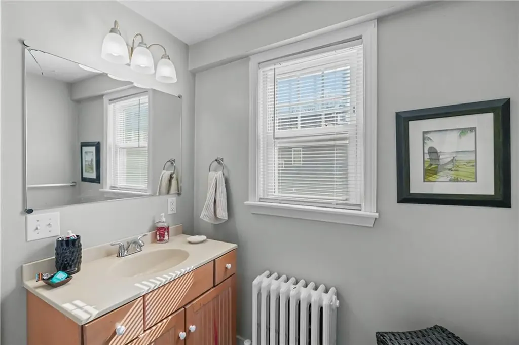 32 Houston Avenue Newport RI 02840