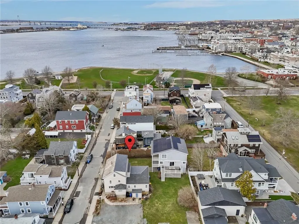 32 Houston Avenue Newport RI 02840