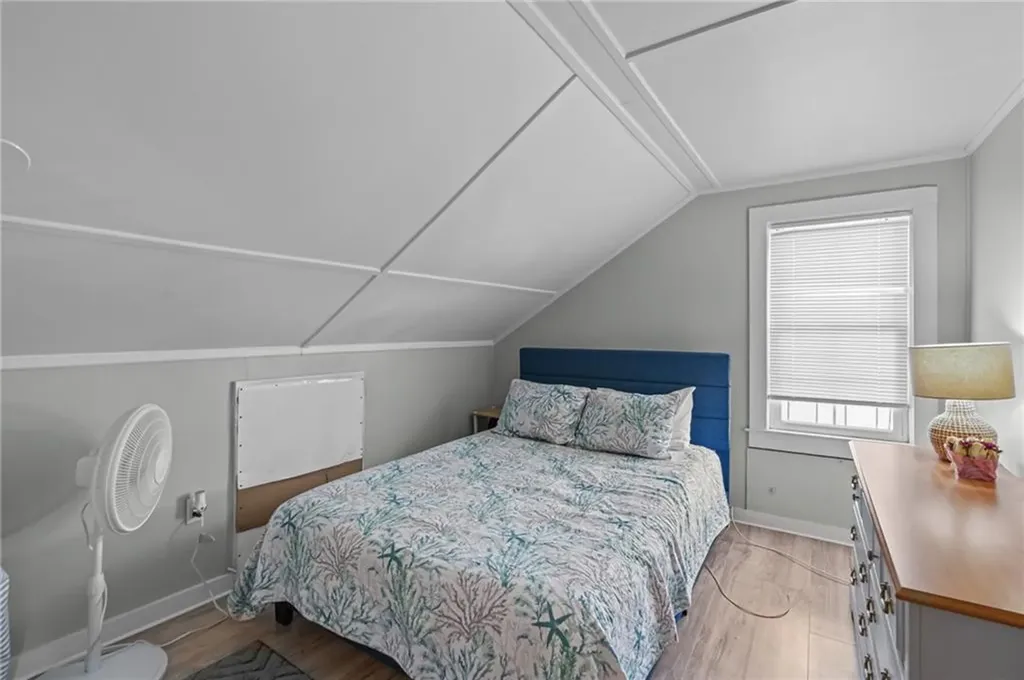 32 Houston Avenue Newport RI 02840