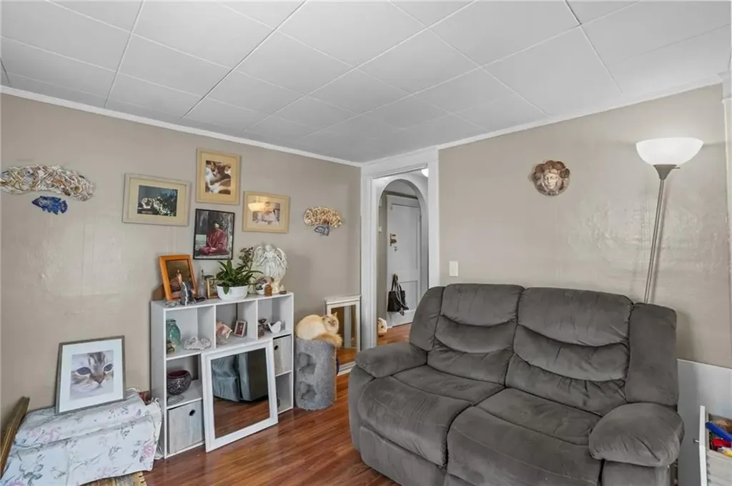 32 Houston Avenue Newport RI 02840