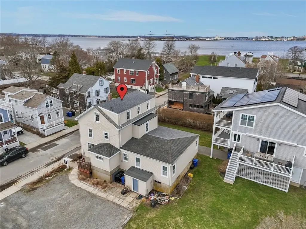 32 Houston Avenue Newport RI 02840