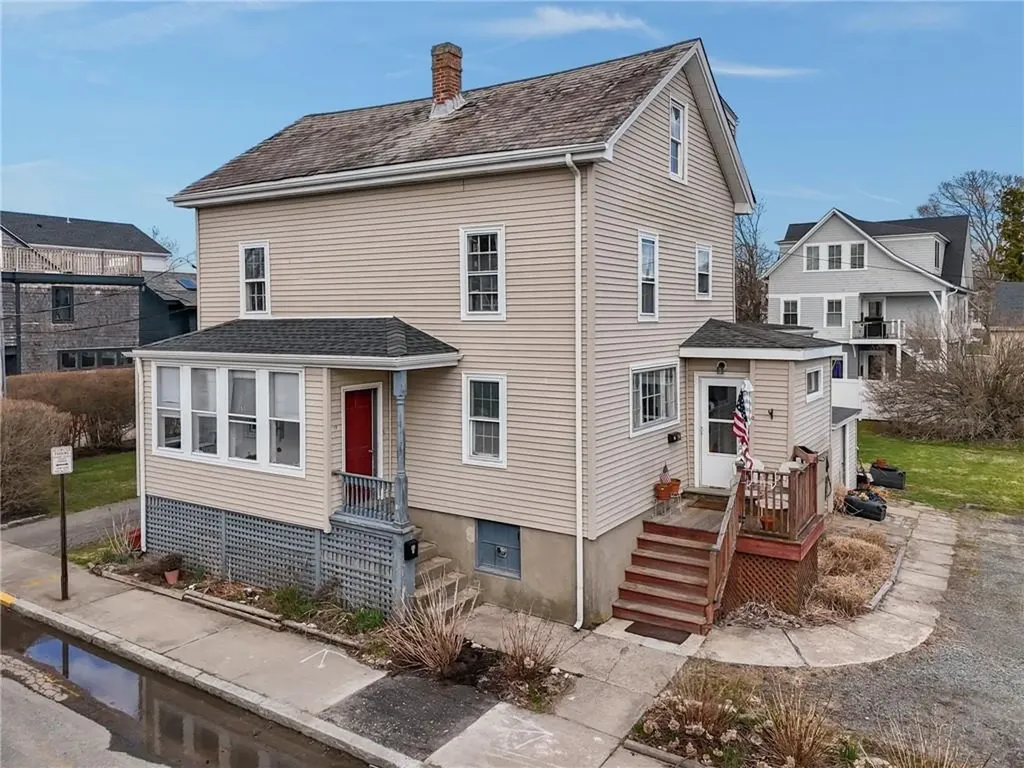 32 Houston Avenue Newport RI 02840