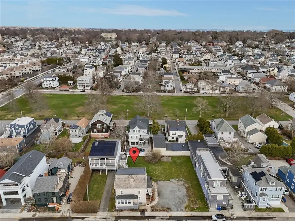 32 Houston Avenue Newport RI 02840