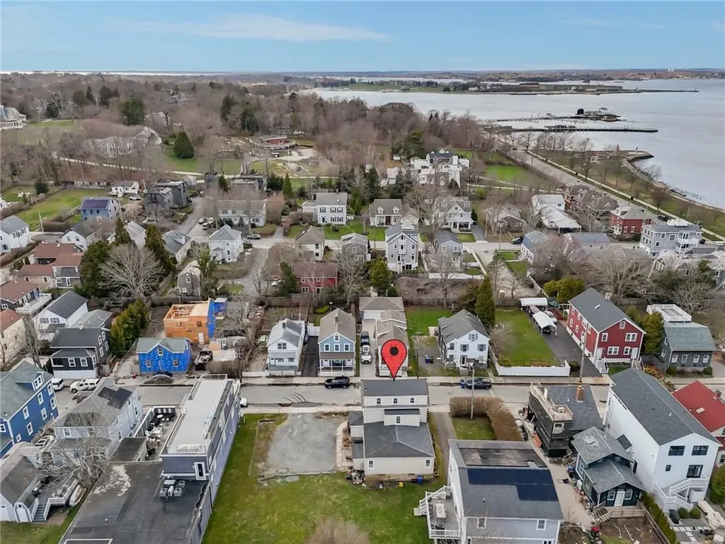 32 Houston Avenue Newport RI 02840