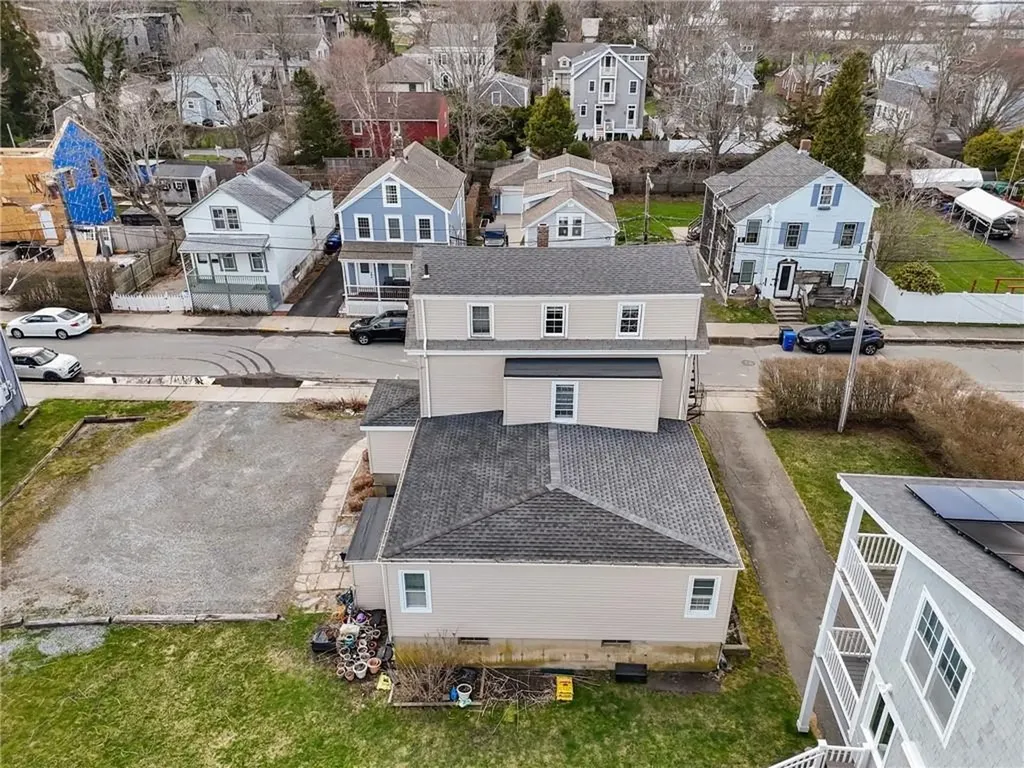 32 Houston Avenue Newport RI 02840