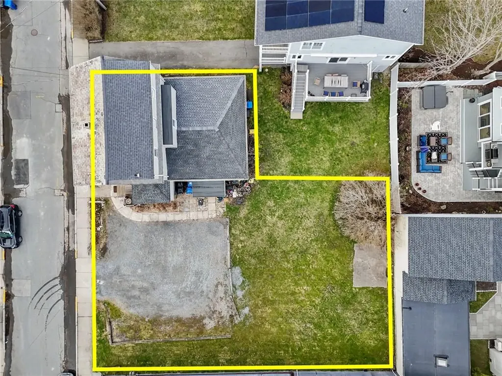 32 Houston Avenue Newport RI 02840