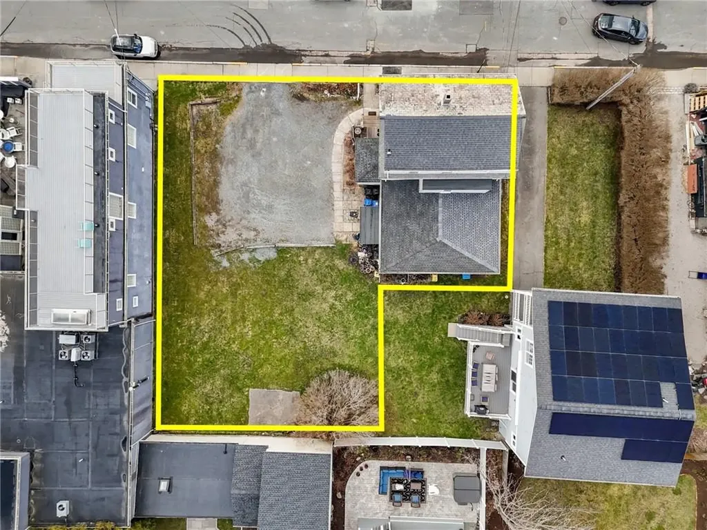 32 Houston Avenue Newport RI 02840