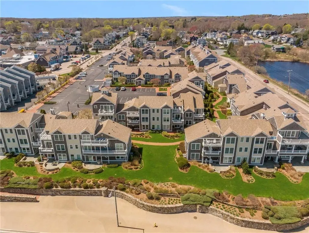20 Narragansett Avenue Narragansett RI 02882
