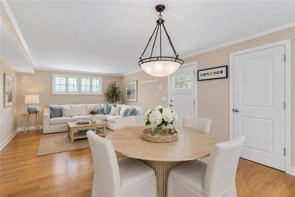 20 Narragansett Avenue Narragansett RI 02882