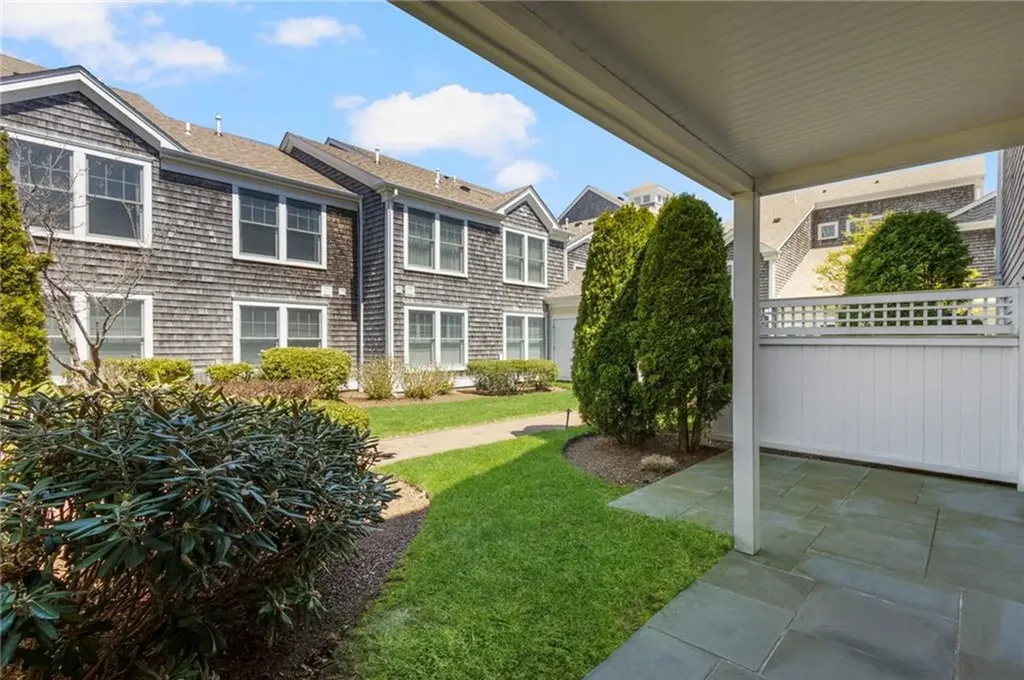 20 Narragansett Avenue Narragansett RI 02882