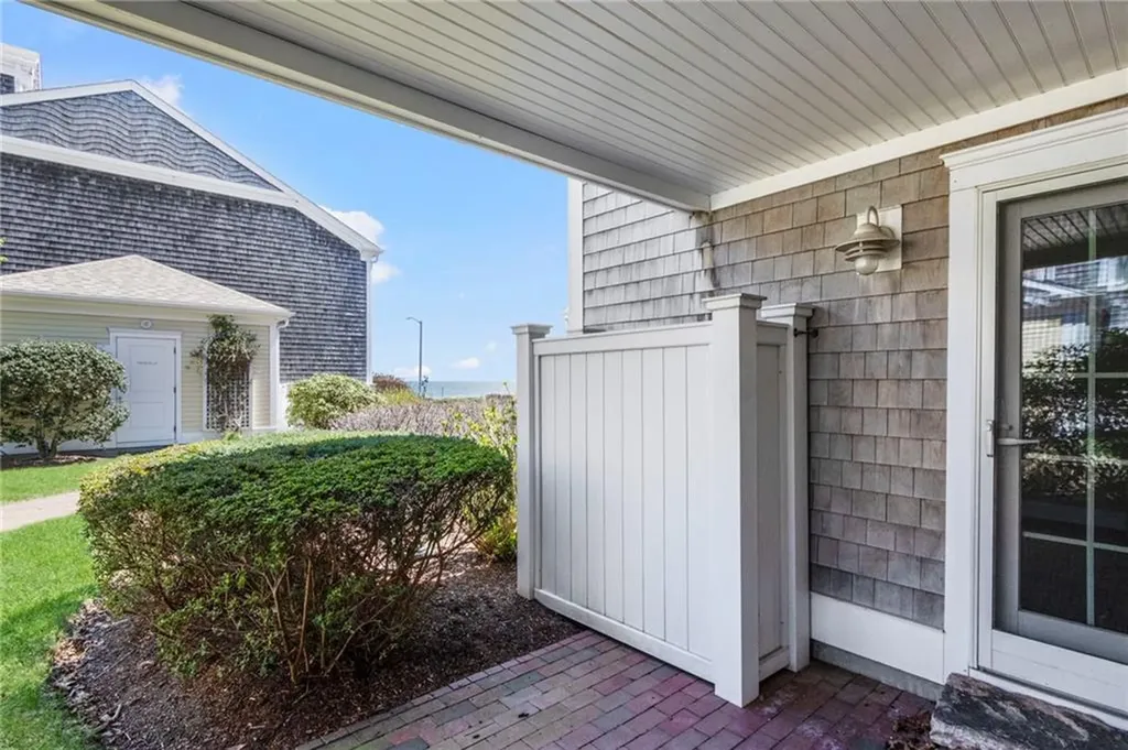20 Narragansett Avenue Narragansett RI 02882