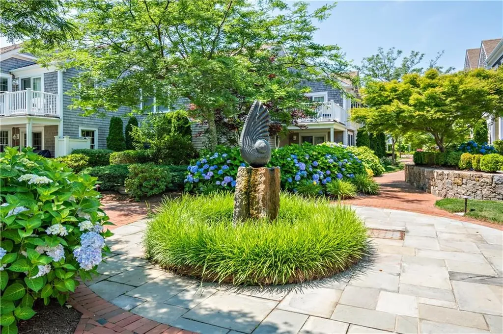 20 Narragansett Avenue Narragansett RI 02882