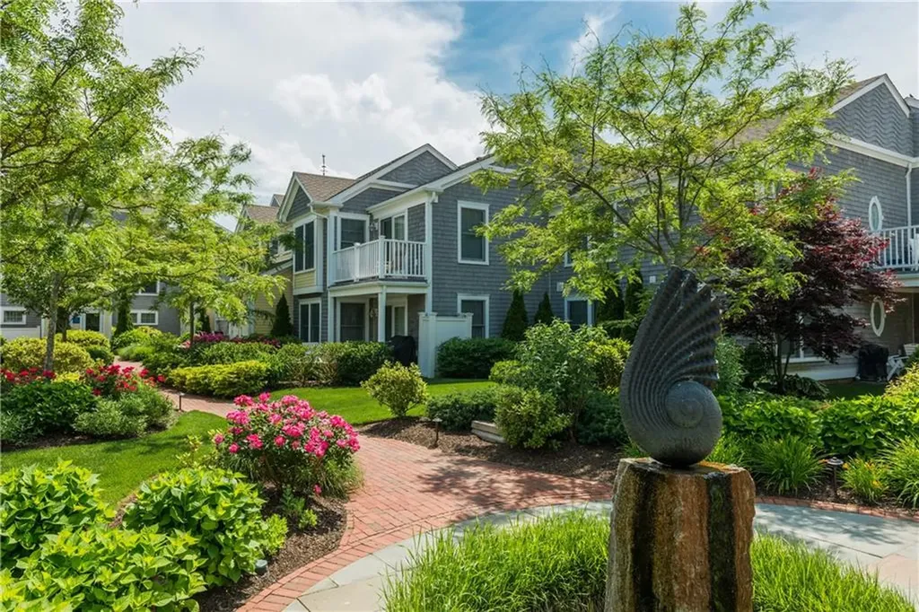 20 Narragansett Avenue Narragansett RI 02882