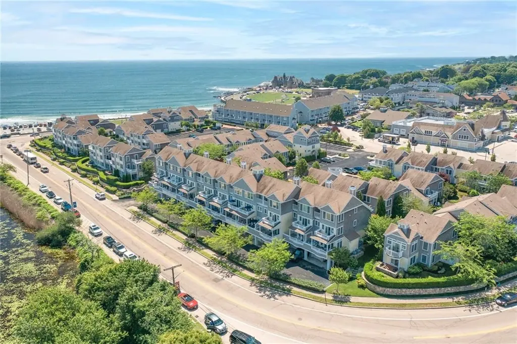 20 Narragansett Avenue Narragansett RI 02882