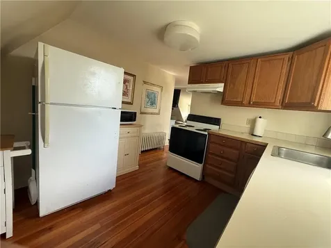 28 Calvert Street Newport RI 02840