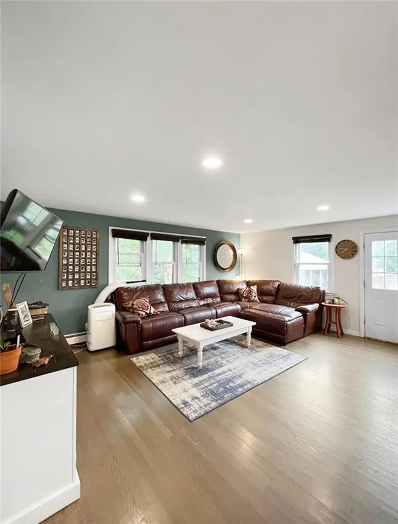 16 Harrison Avenue South Kingstown RI 02879