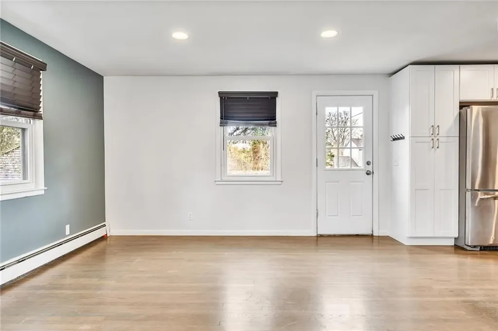 16 Harrison Avenue South Kingstown RI 02879
