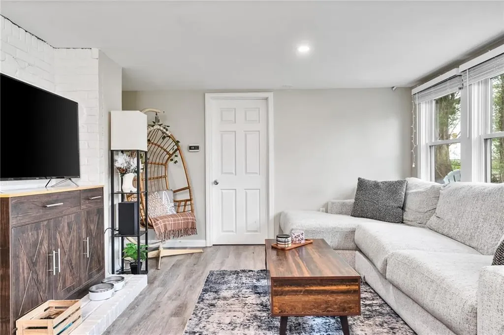 16 Harrison Avenue South Kingstown RI 02879