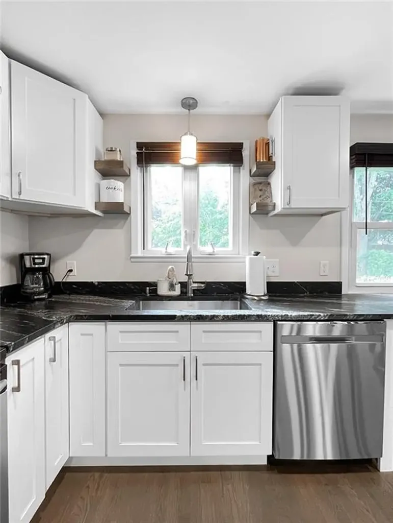 16 Harrison Avenue South Kingstown RI 02879