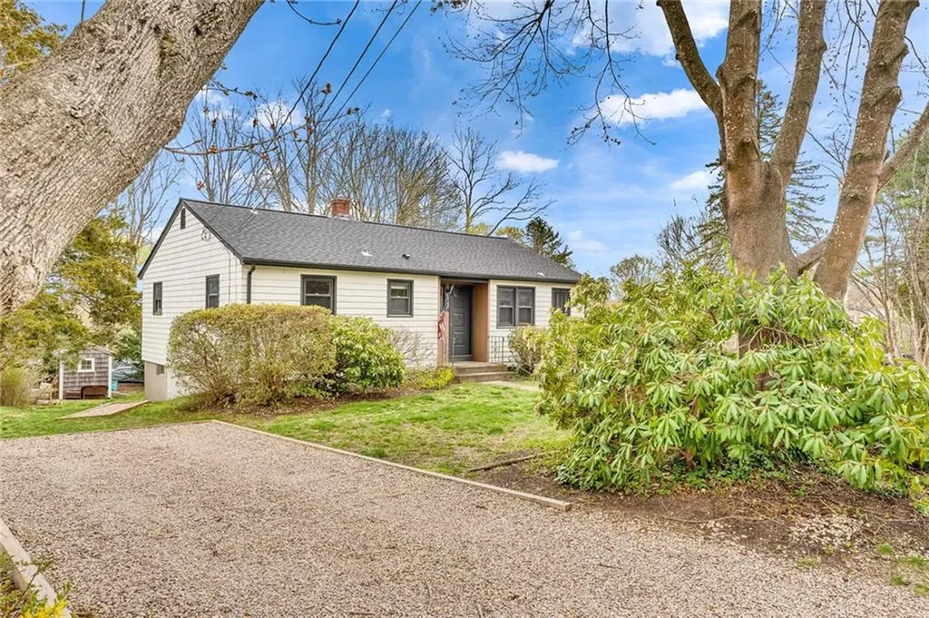 16 Harrison Avenue South Kingstown RI 02879