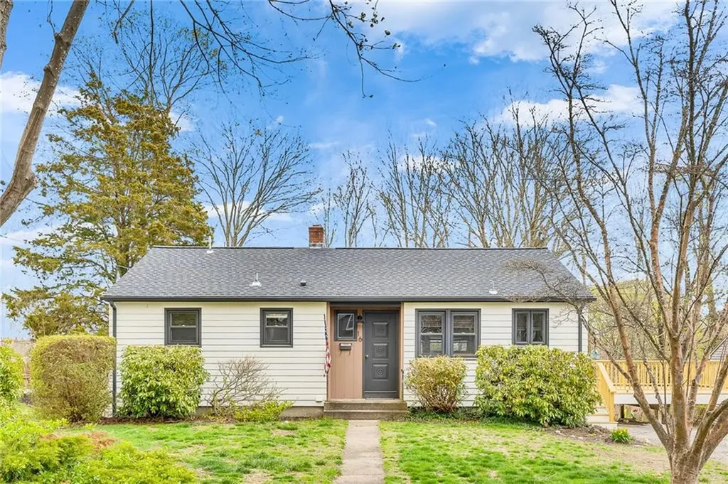 16 Harrison Avenue South Kingstown RI 02879
