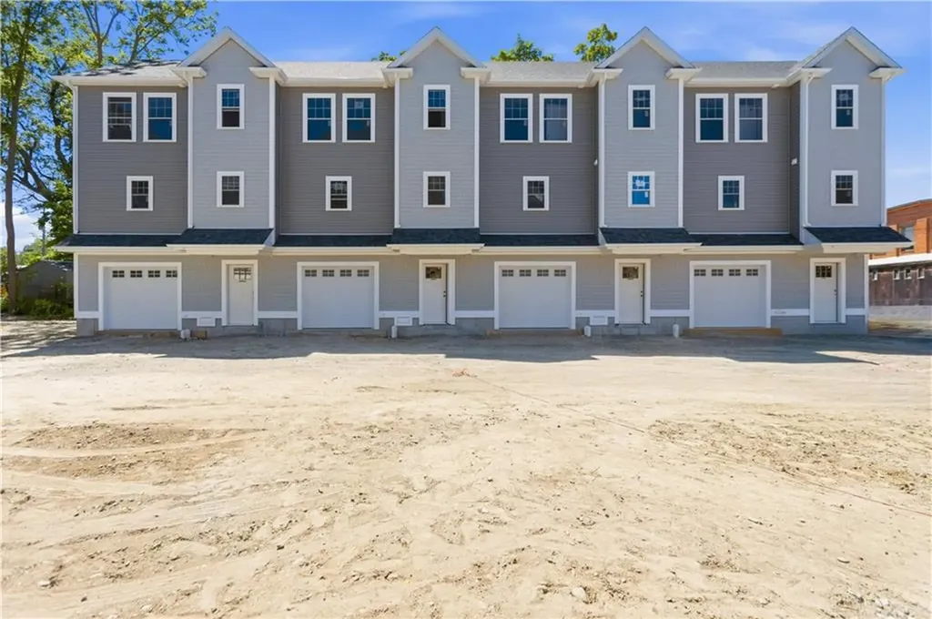 75 Croade Street Warren RI 02885