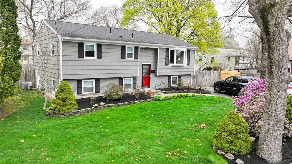 47 Long Street Warwick RI 02888