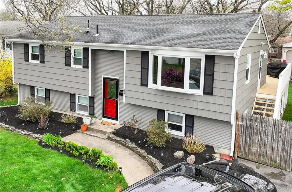47 Long Street Warwick RI 02888