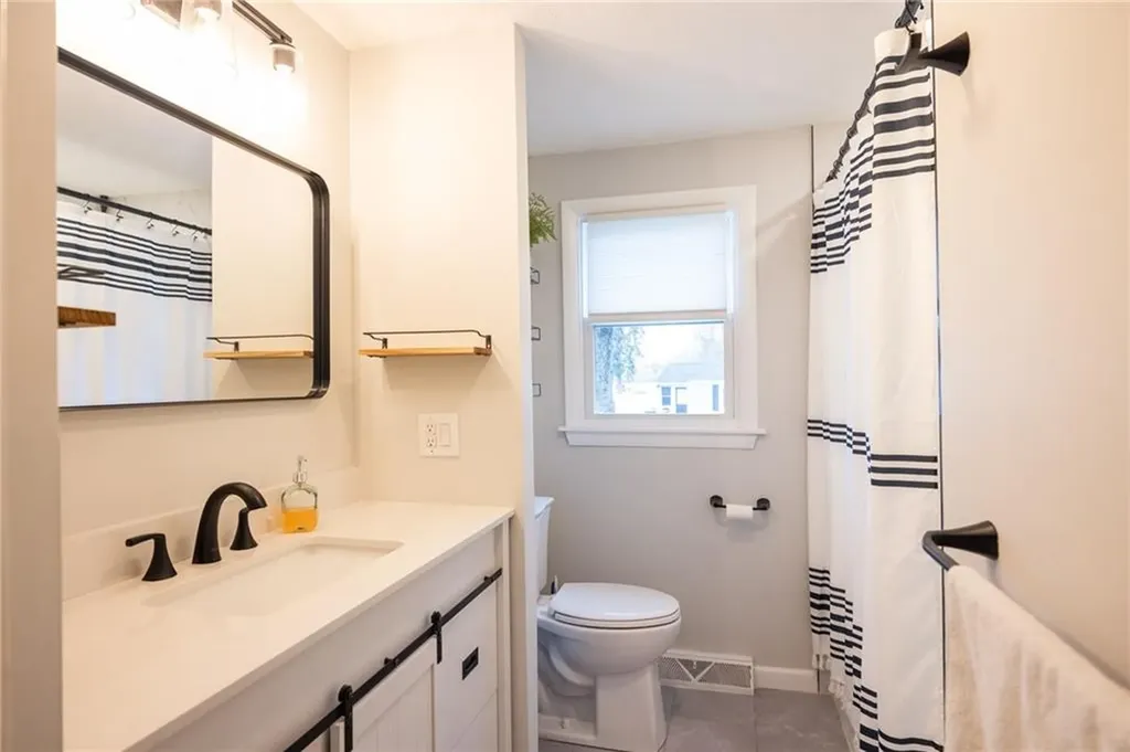 47 Long Street Warwick RI 02888