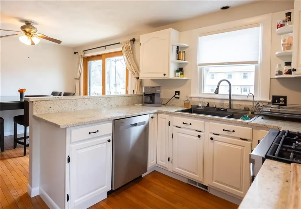 47 Long Street Warwick RI 02888