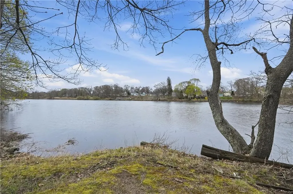 140 Beacon Park Drive East Providence RI 02915