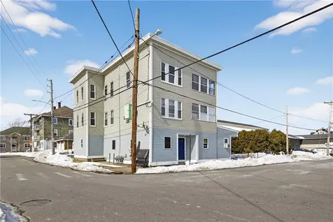 538 Wood Avenue Woonsocket RI 02895