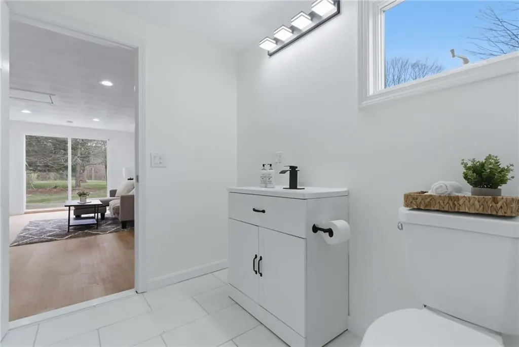 169 Central Avenue Scituate RI 02857