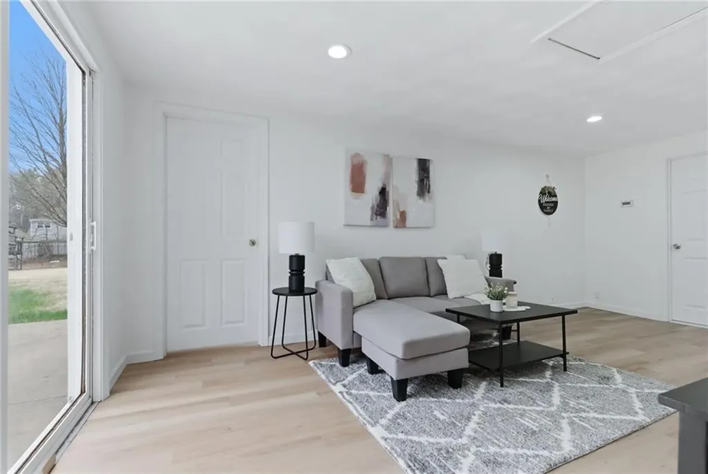 169 Central Avenue Scituate RI 02857