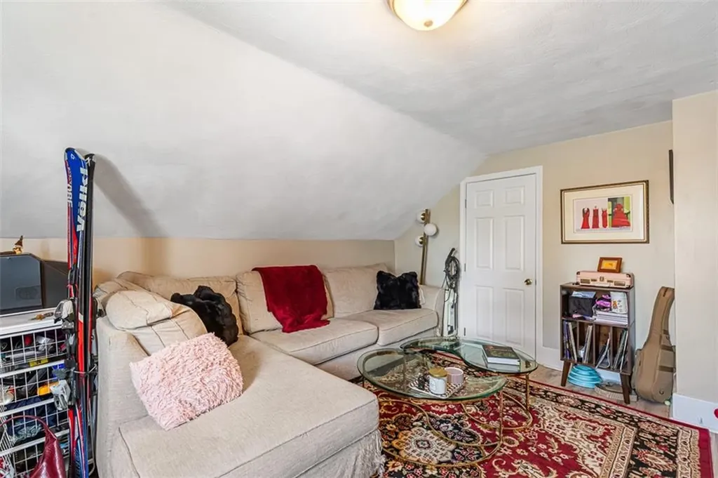 435 Broadway East Providence RI 02914