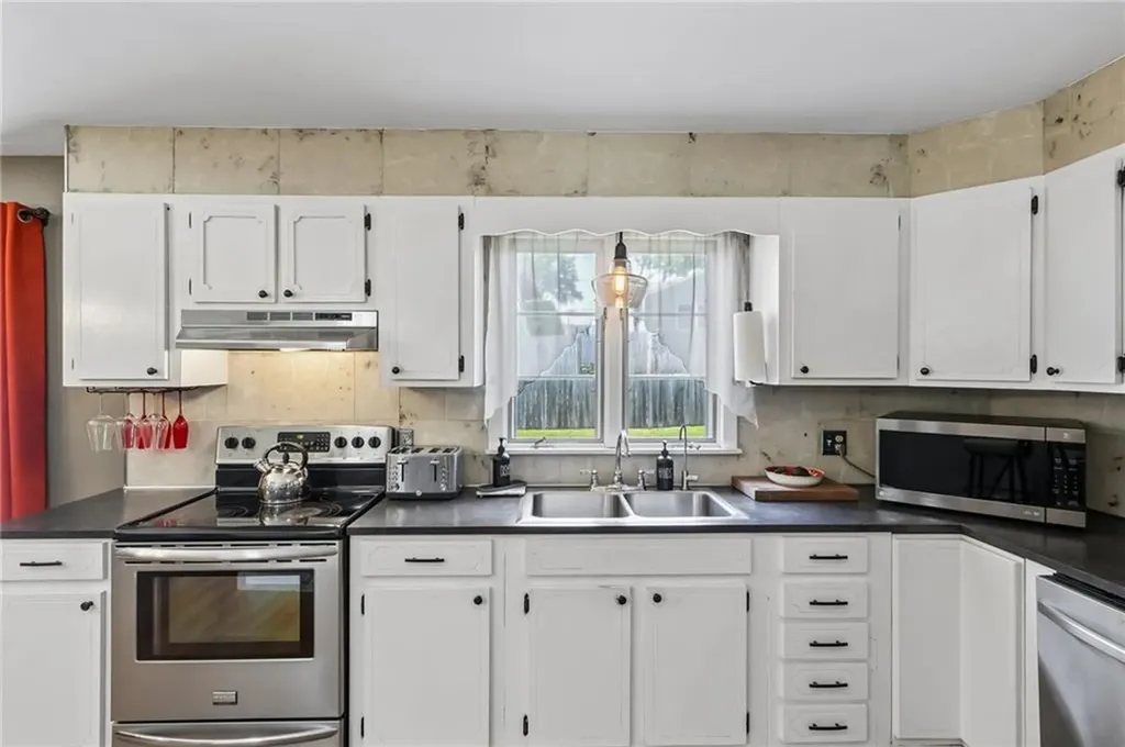 14 Candlewood Drive Smithfield RI 02828