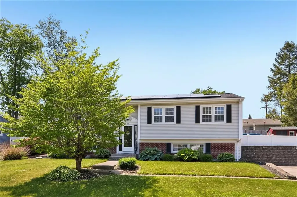 14 Candlewood Drive Smithfield RI 02828