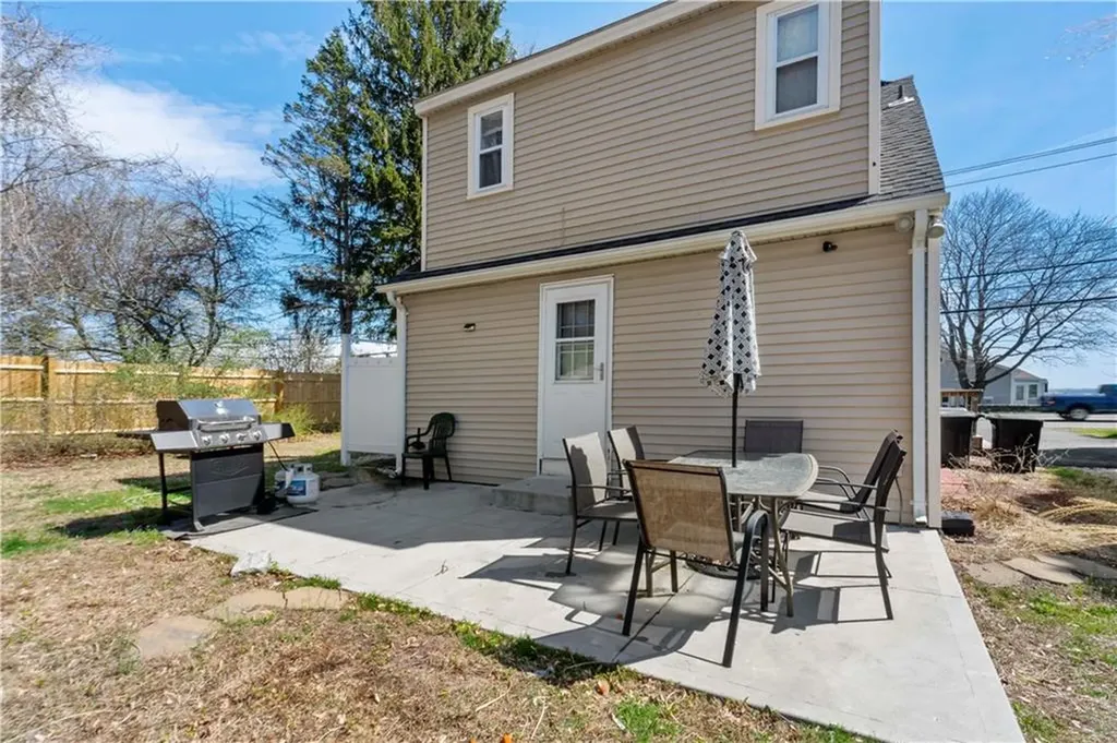844 Boston Neck Road Narragansett RI 02882