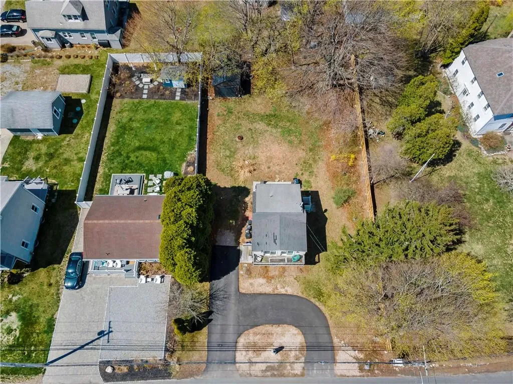 844 Boston Neck Road Narragansett RI 02882