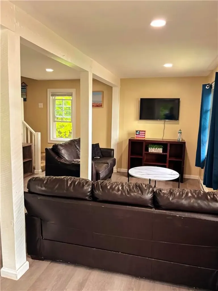 844 Boston Neck Road Narragansett RI 02882