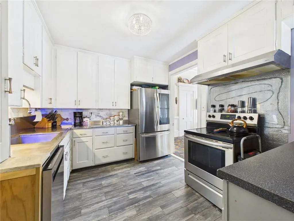 246 Harris Avenue Woonsocket RI 02895