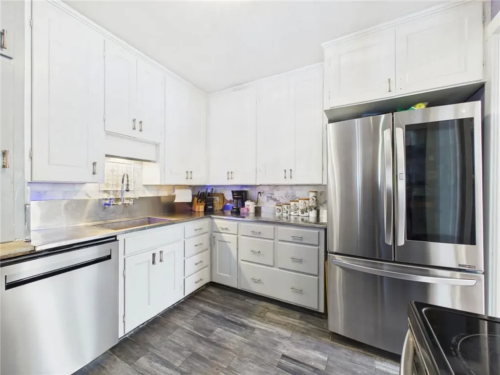 246 Harris Avenue Woonsocket RI 02895