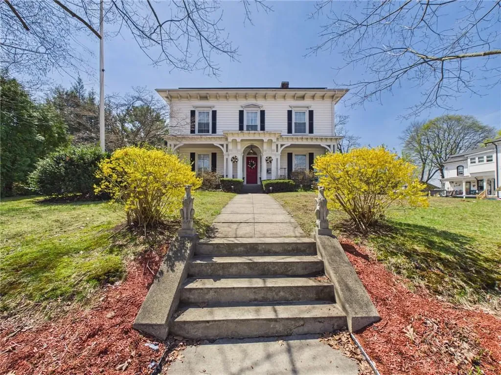 246 Harris Avenue Woonsocket RI 02895