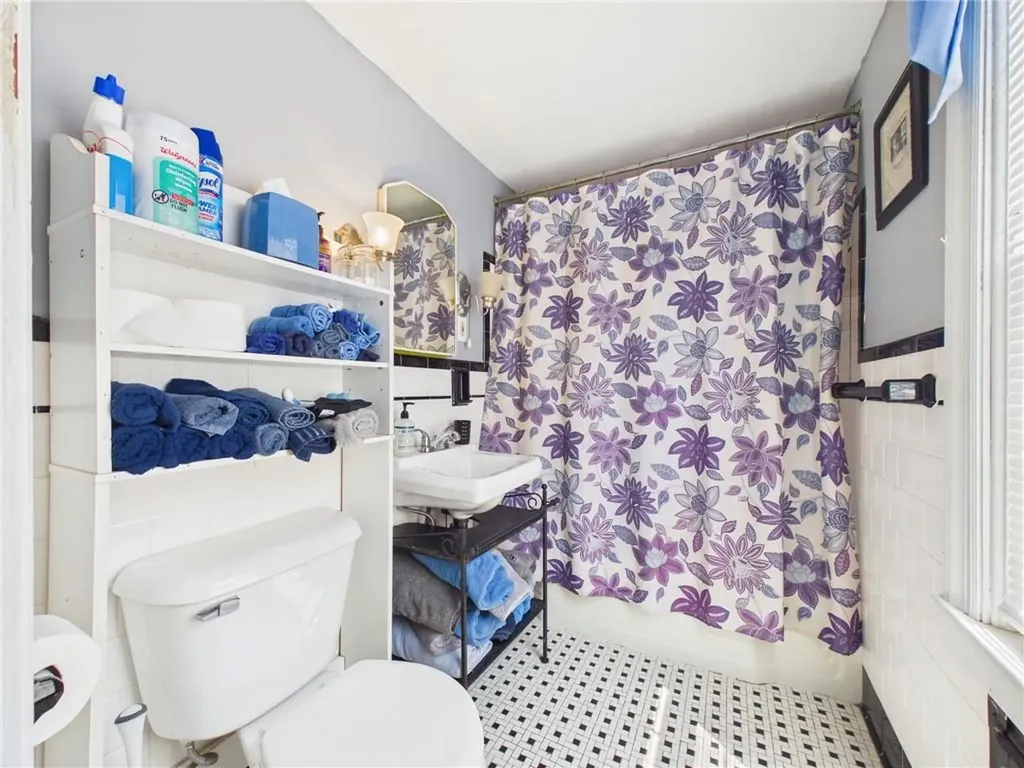 246 Harris Avenue Woonsocket RI 02895